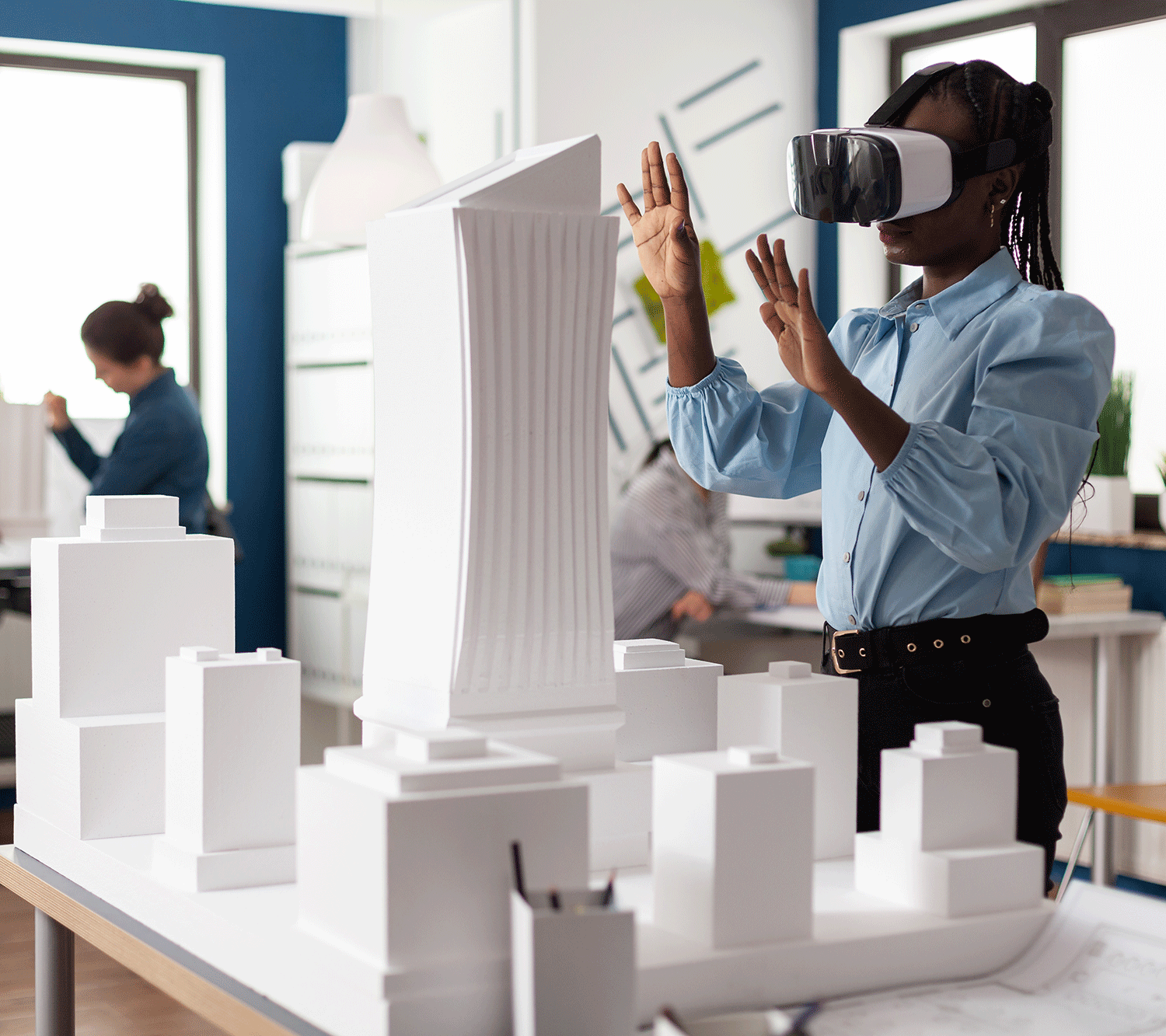 african-american-woman-using-vr-glasses-work