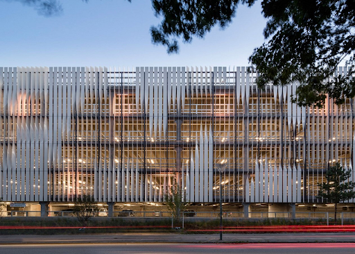 An example of a high-performance facade